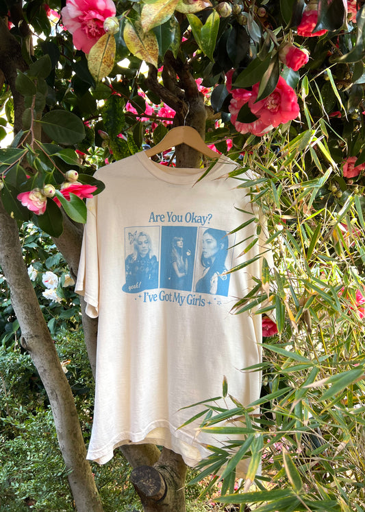 i've got my girls tee in ivory / blue